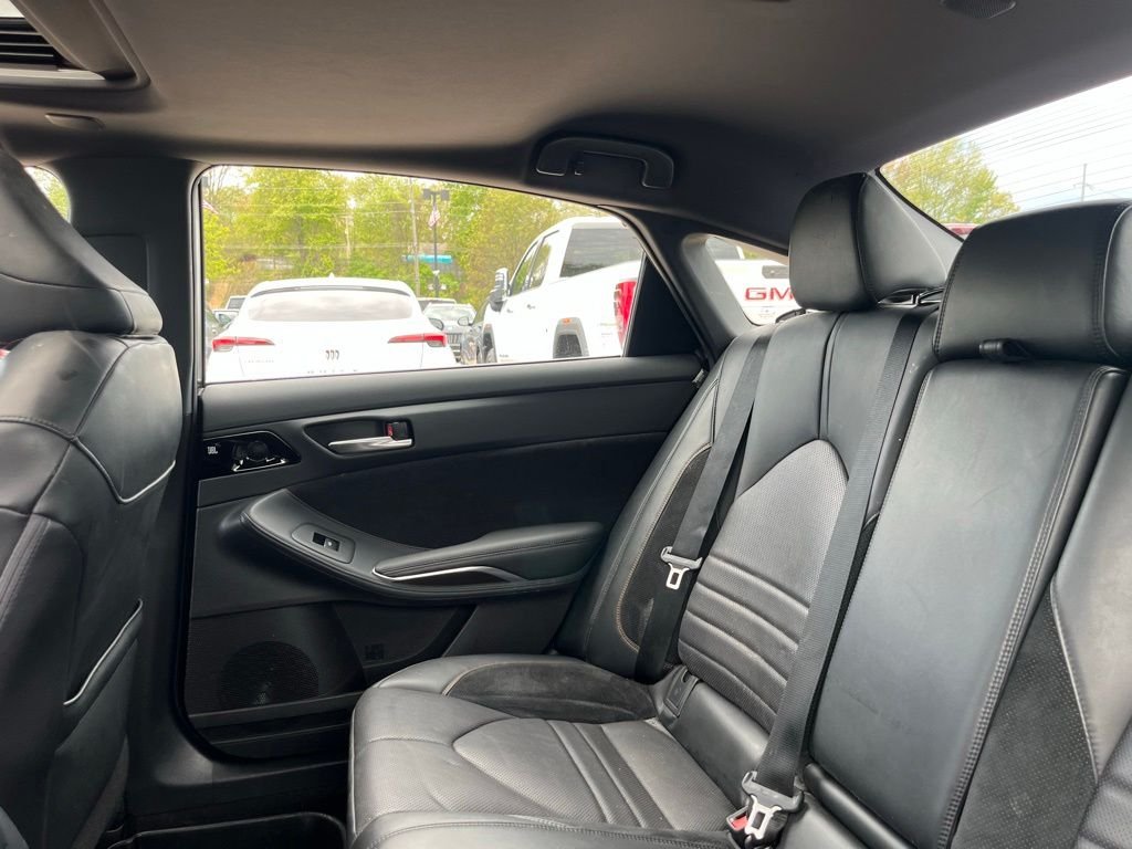 Used 2019 Pearl Toyota XSE image 19