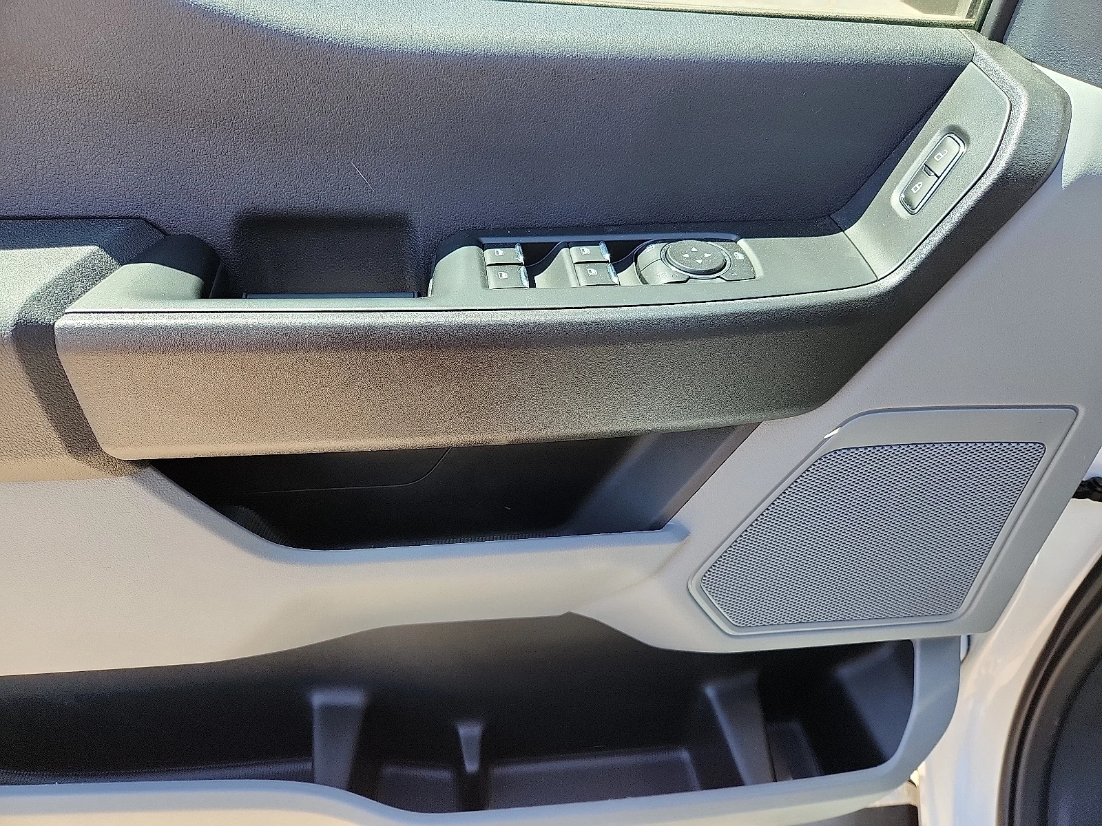 New 2026 Oxford White Ford F-350&reg; XL image 16