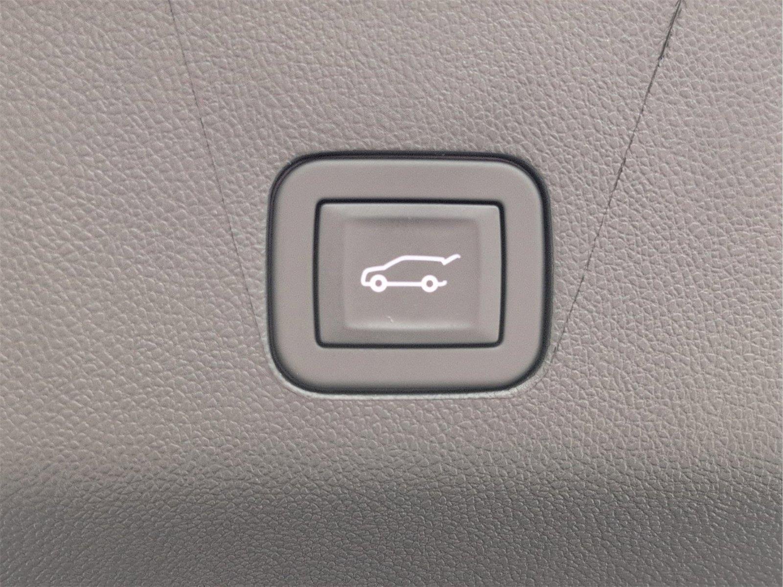 2026 Chevrolet Suburban High Country - Photo 9