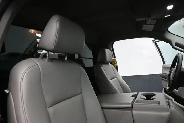 Used 2020 White Ford XL image 21