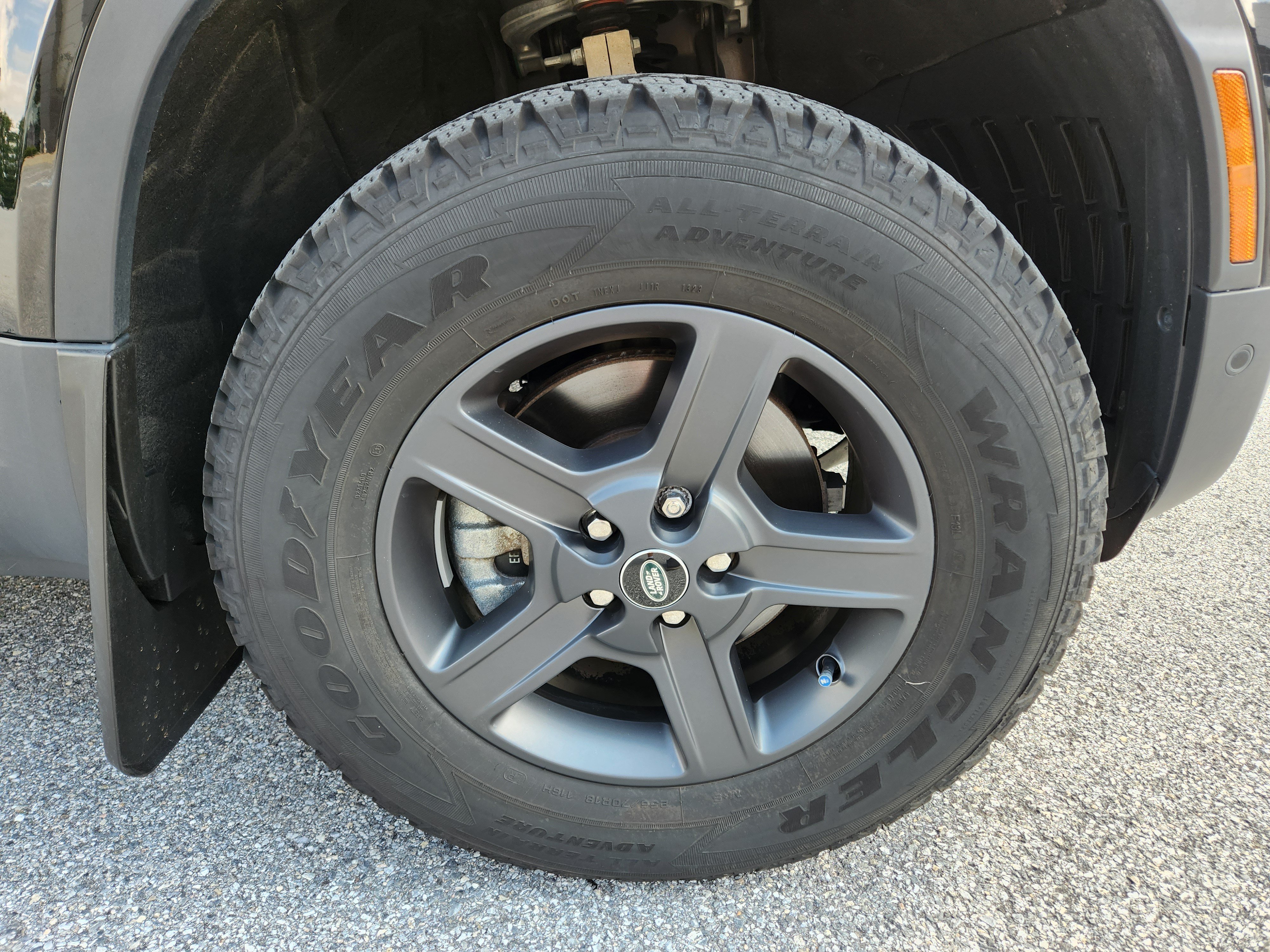 Certified Used 2023 Santorini Black Metallic Land Rover S image 7