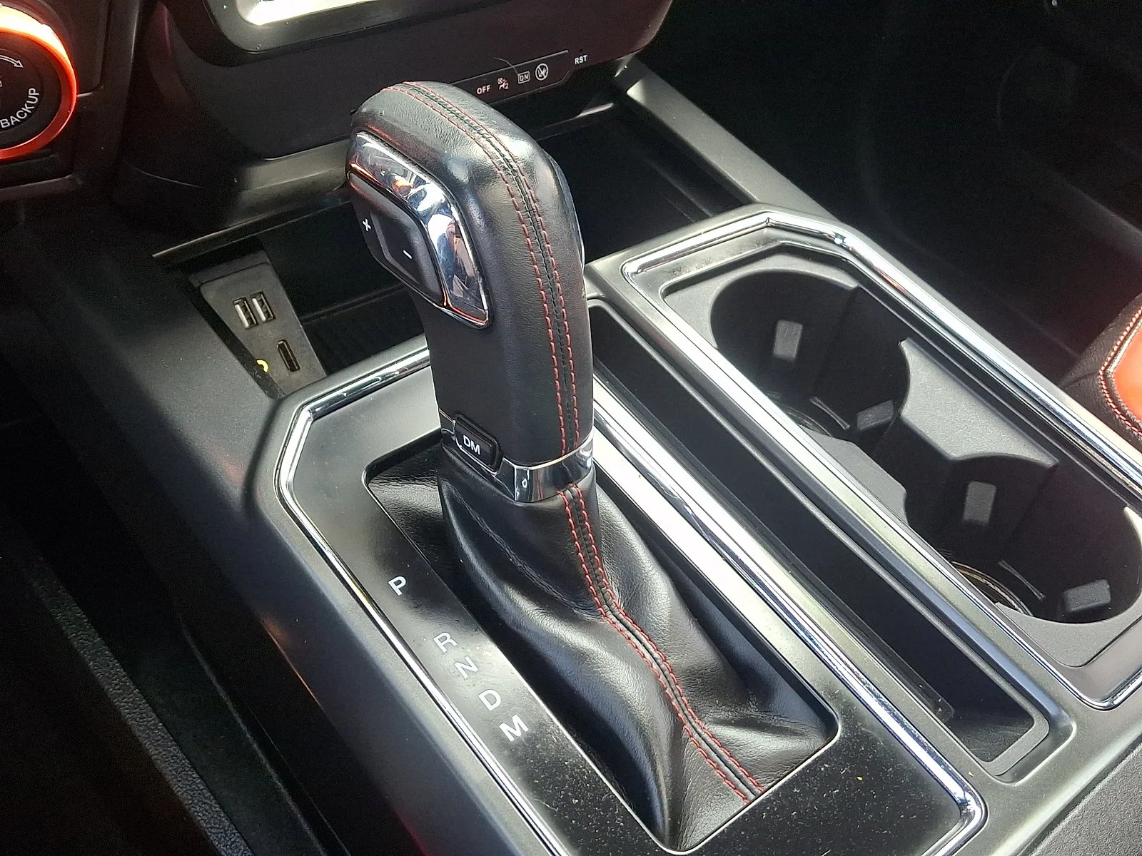 Used 2019 Magnetic Metallic   J7 Ford LARIAT image 22