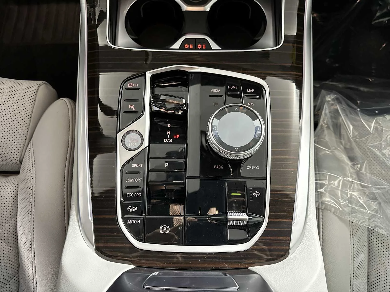 New 2026 Dravit Grey Metallic BMW xDrive40i image 17