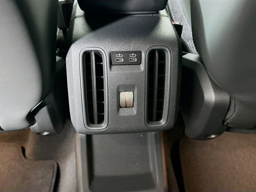 New 2026 Green MINI Signature Plus image 18