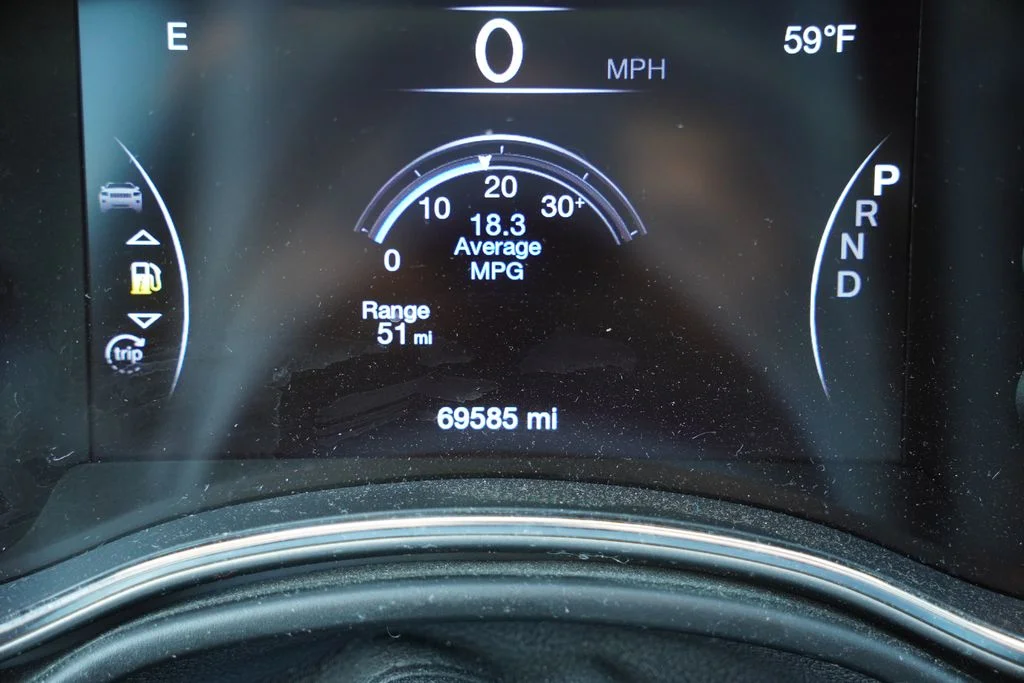 Used 2019 Granite Crystal Metallic Clearcoat Jeep Limited image 8