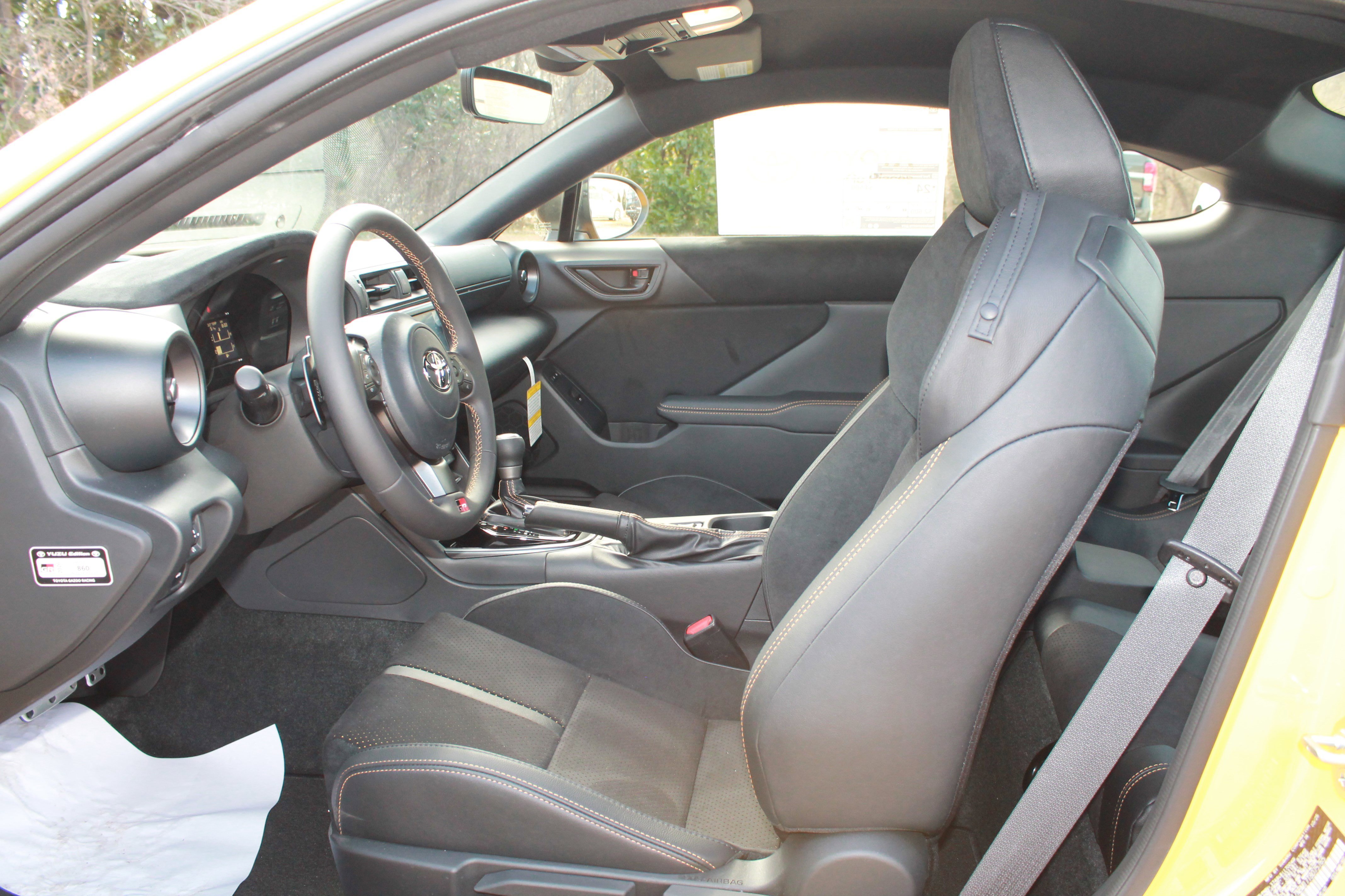 2026 Toyota GR86 Yuzu Edition - Photo 17