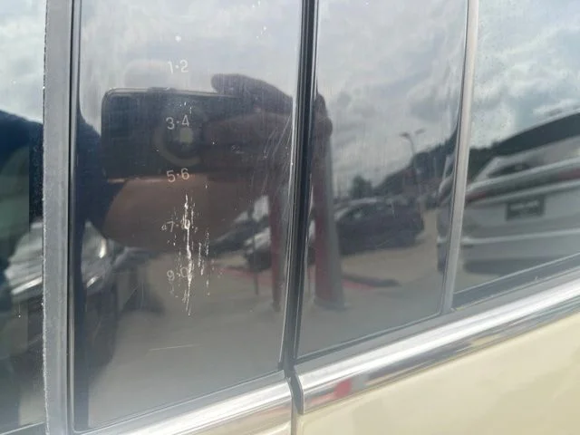 Used 2018 Beige Lincoln Reserve image 3
