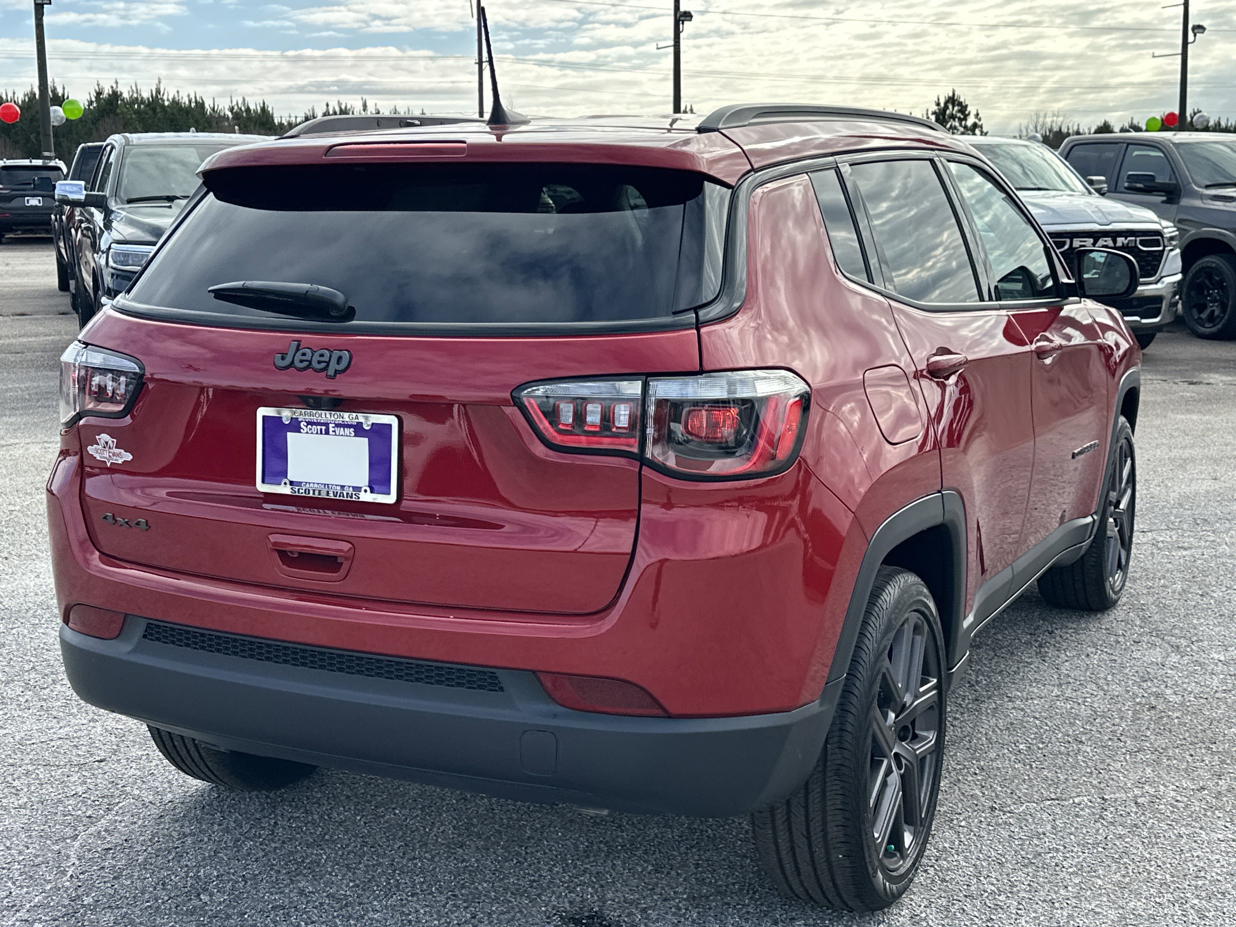 New 2026 Red Hot Pearl-Coat Exterior Paint Jeep Latitude Altitude image 8