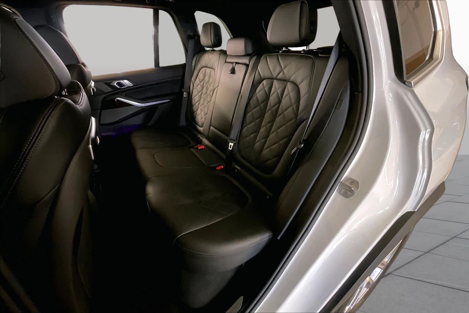 Used 2026  BMW xDrive40i image 19