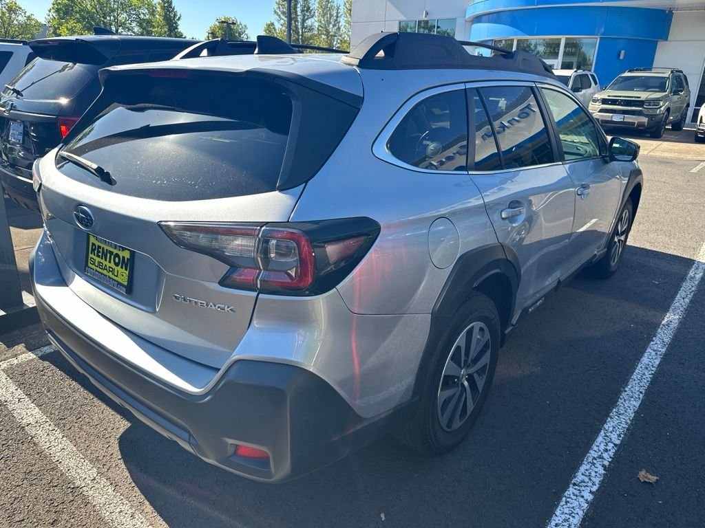 Used 2023 Ice Silver Metallic Subaru Premium image 4