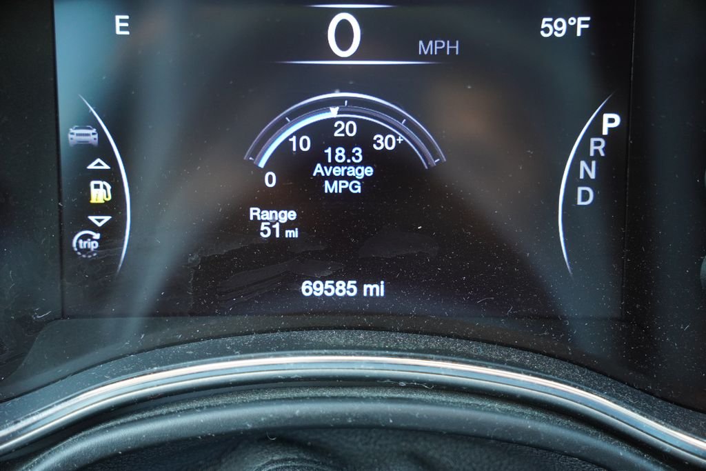 Used 2019 Granite Crystal Metallic Clearcoat Jeep Limited image 8