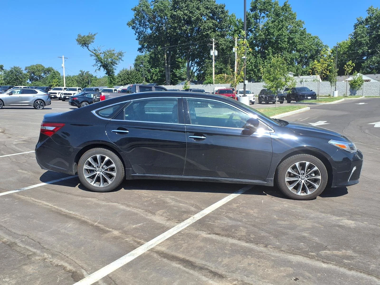 Used 2017 Toyota Avalon XLE Premium with VIN 4T1BK1EB5HU256508 for sale in Kirkwood, MO
