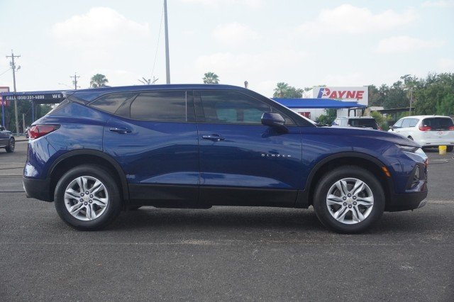 Used 2022 BLUE Chevrolet LT image 4