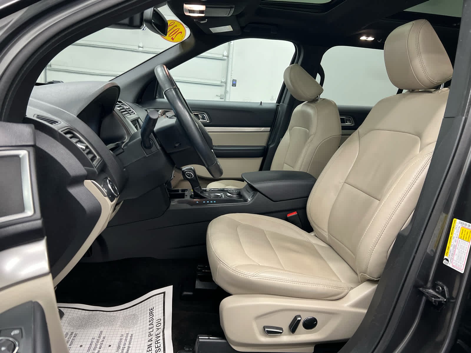 Used 2018 Magnetic Metallic Ford XLT image 3