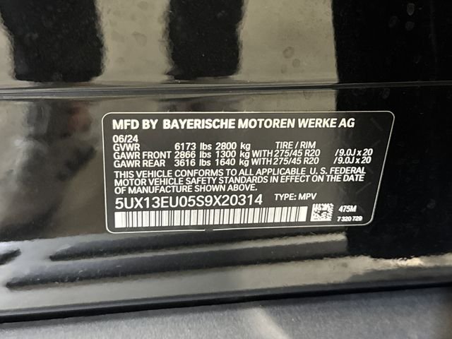 Used 2025 Black Sapphire Metallic BMW sDrive40i image 39