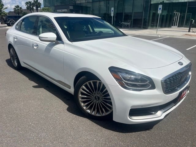 Used 2020 White Kia Luxury image 1