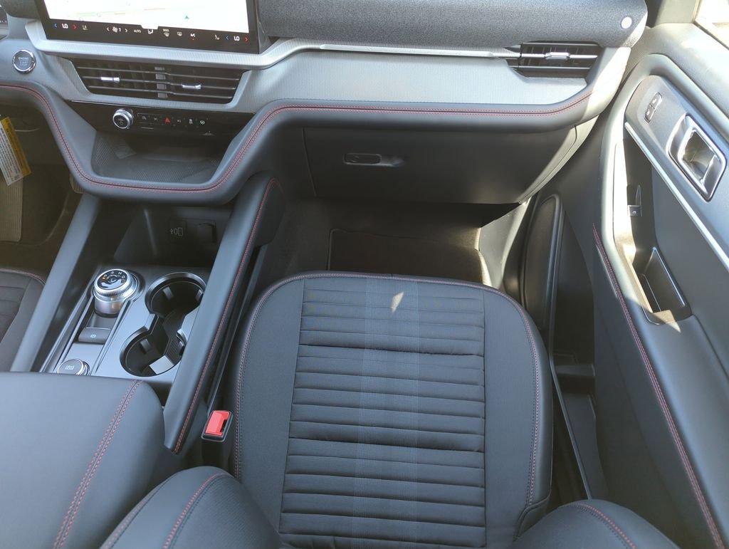 New 2026 Agate Black Metallic Ford ST-Line image 17