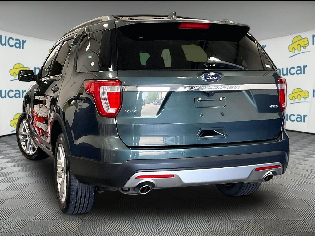 Used 2016 Gray Ford XLT image 4
