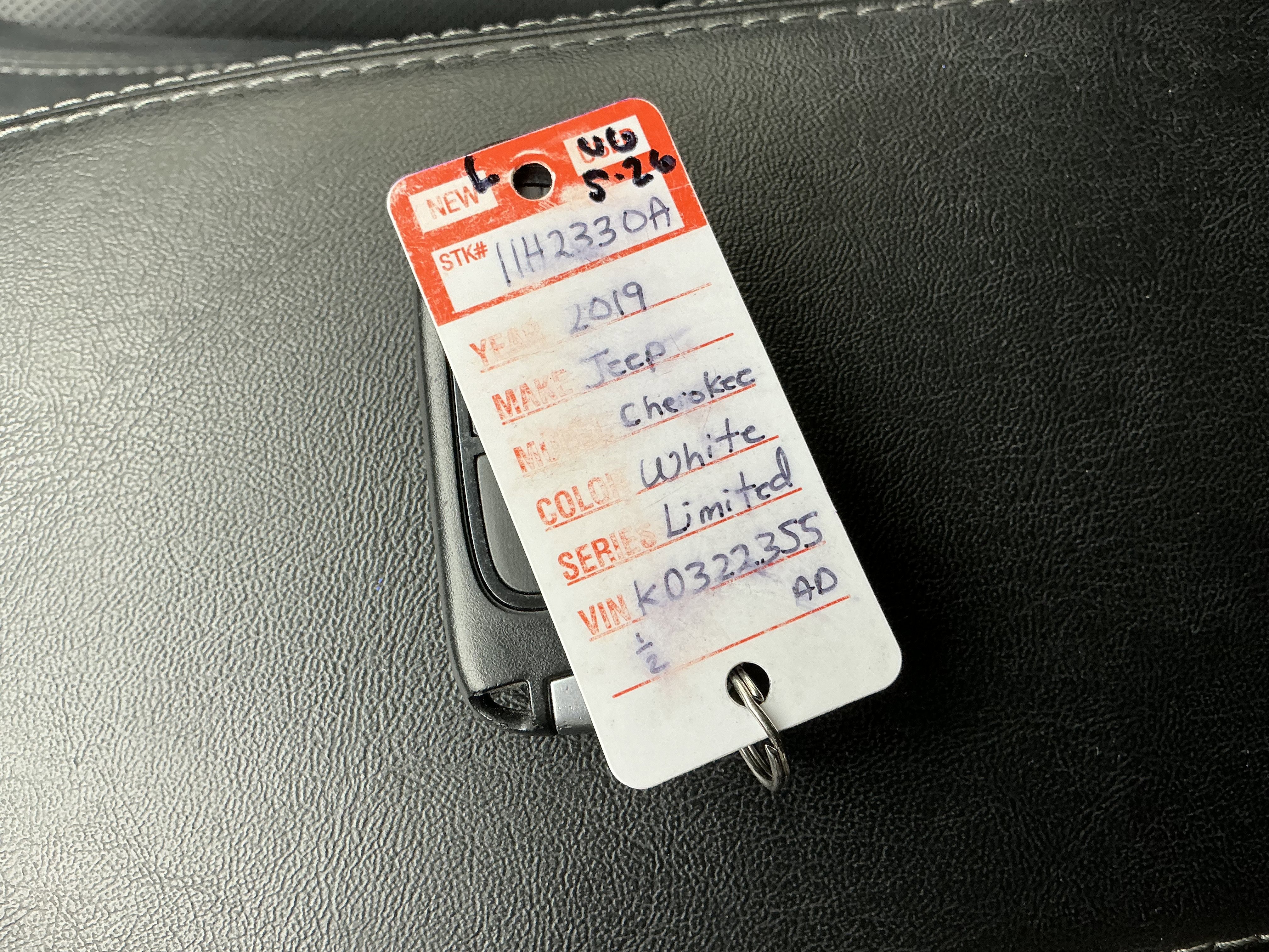 Used 2019 Bright White Clearcoat Jeep Limited image 8