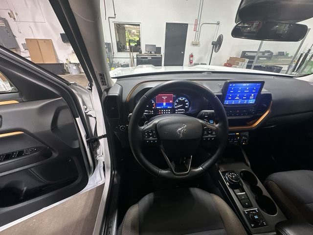 Used 2023 White Ford Badlands image 15