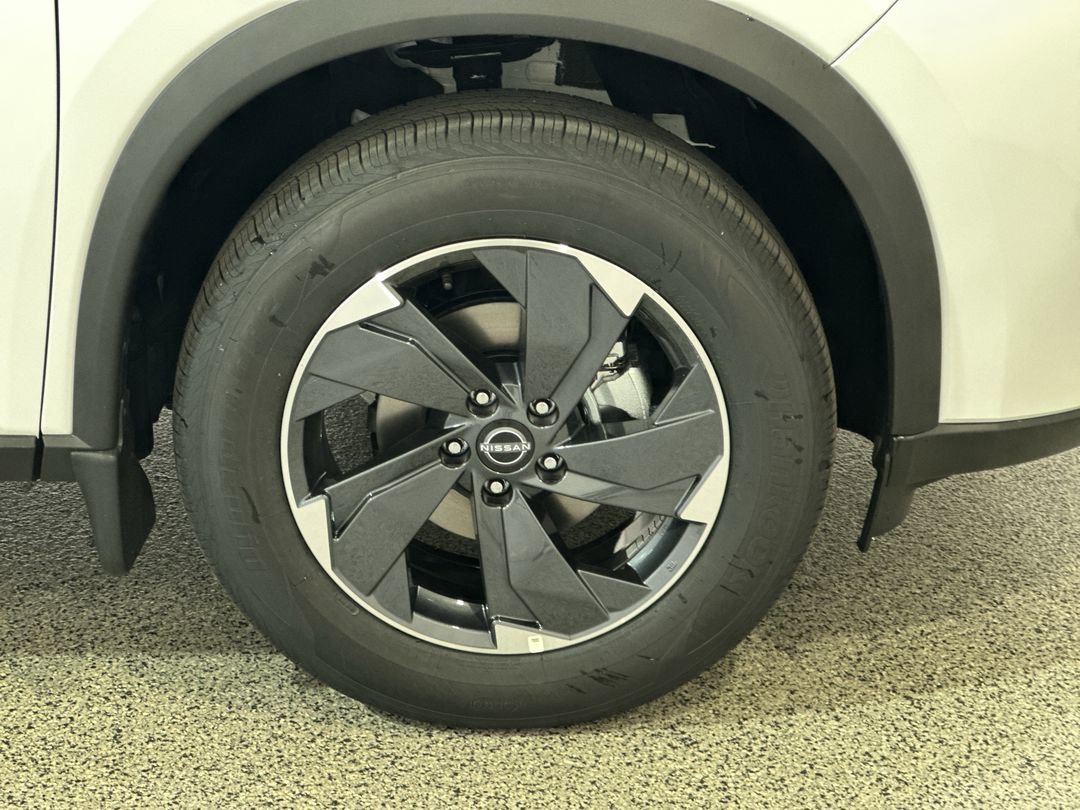 2026 Nissan Rogue SV - Photo 10