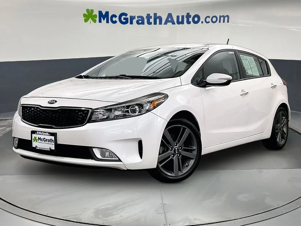 Used 2017 Kia Forte5 EX with VIN KNAFX5A8XH5725074 for sale in Iowa City, IA