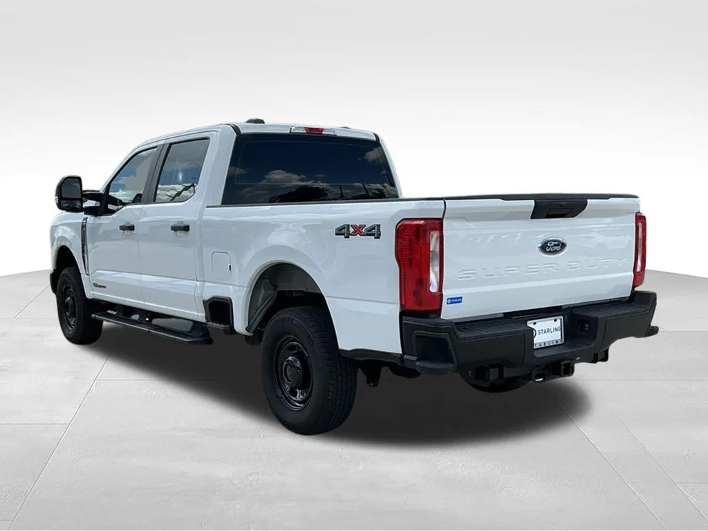 Used 2026 White Ford XL image 5