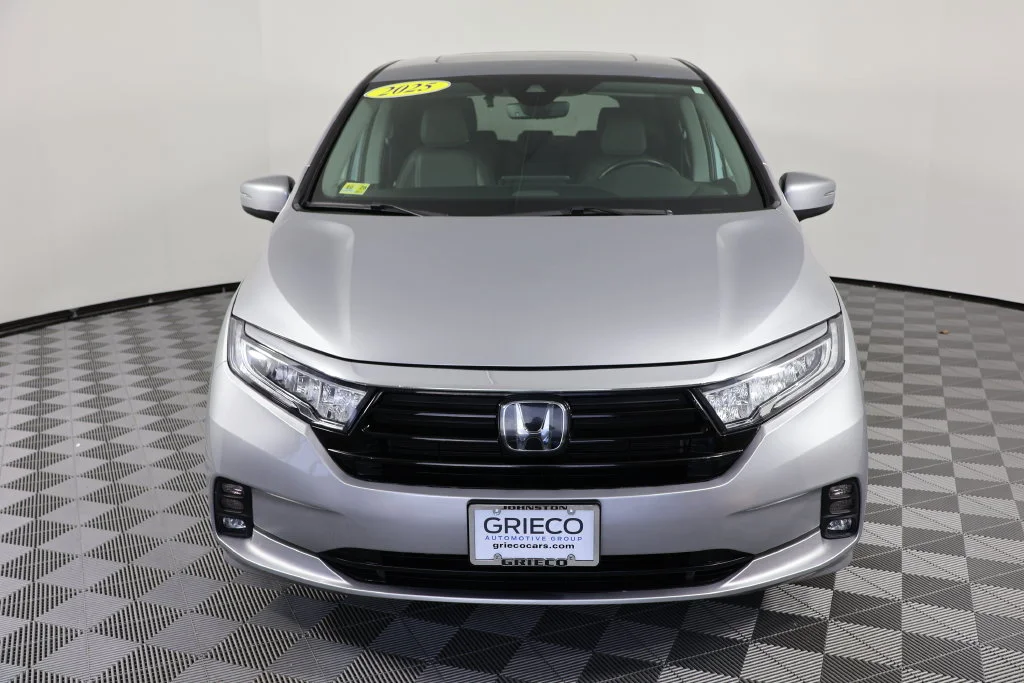 Used 2023 Lunar Silver Metallic Honda EX-L image 3