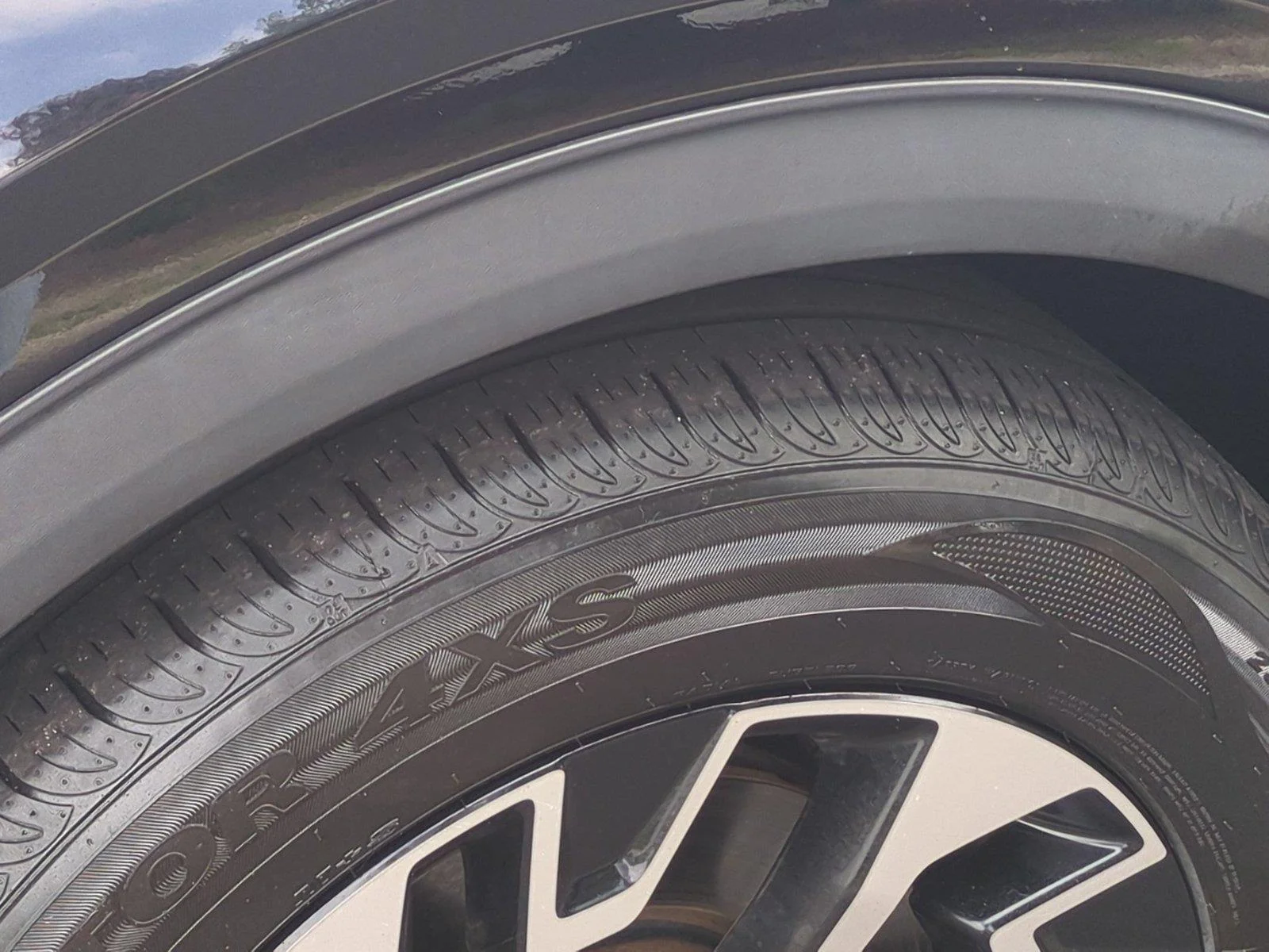 Used 2023 Ebony Black Kia EX image 13