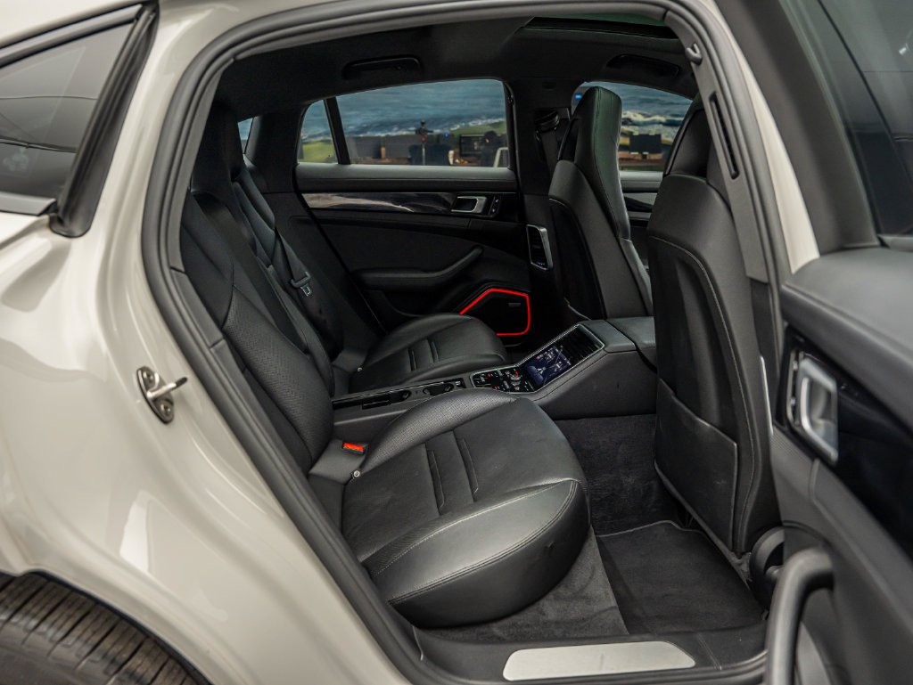 Used 2018 Chalk Porsche 4S image 49