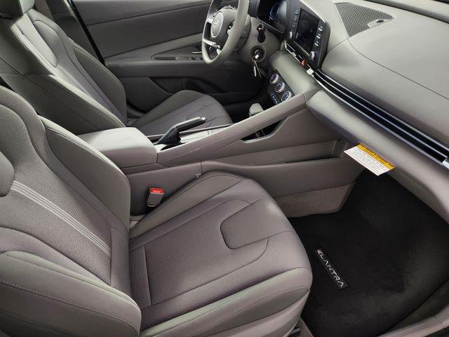 New 2026 White Hyundai SE image 16