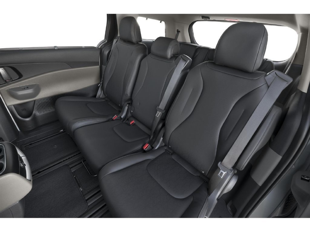 Used 2026 Snow White Pearl Kia EX image 8