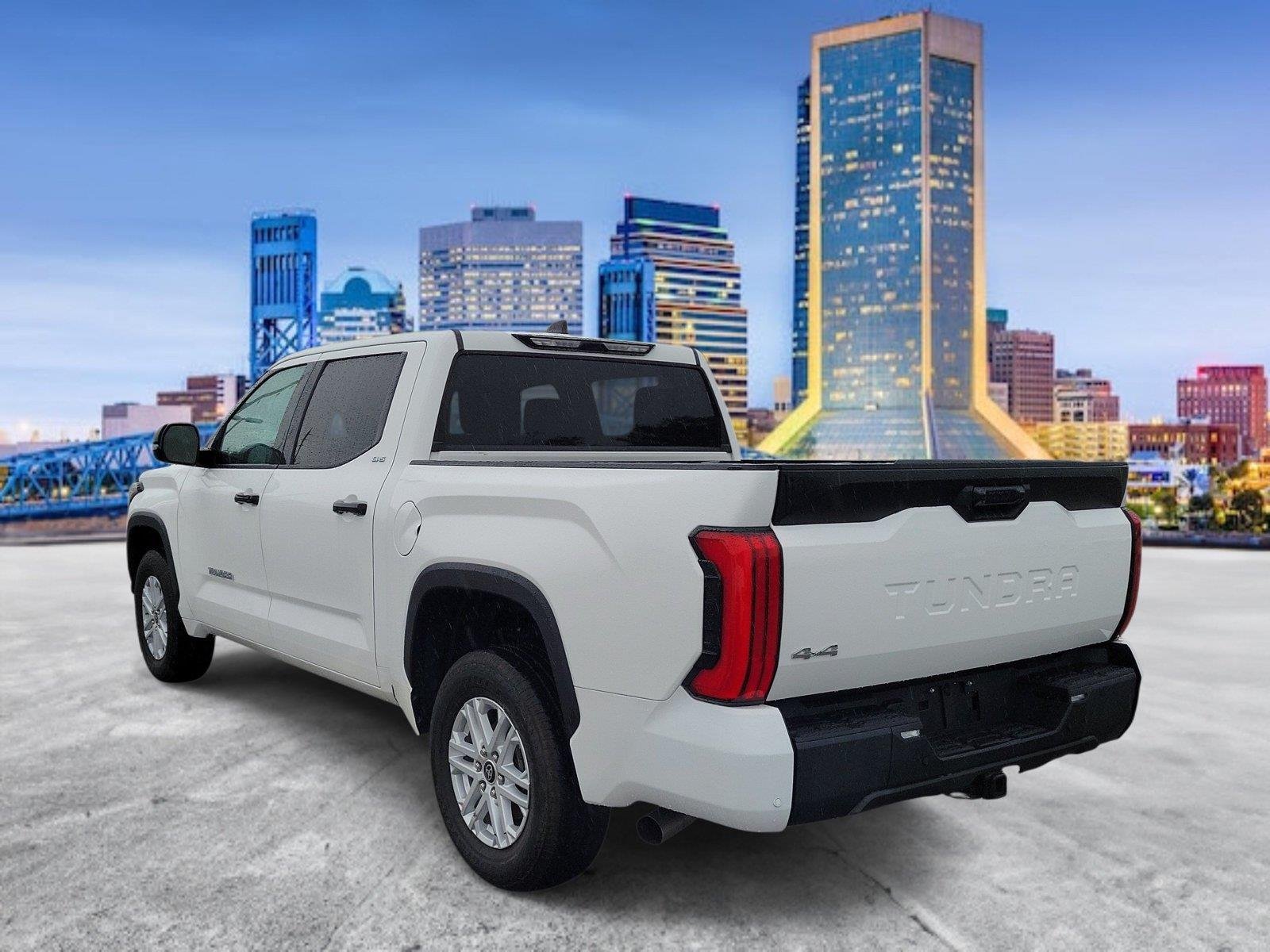 2023 Toyota Tundra SR5 - Photo 2
