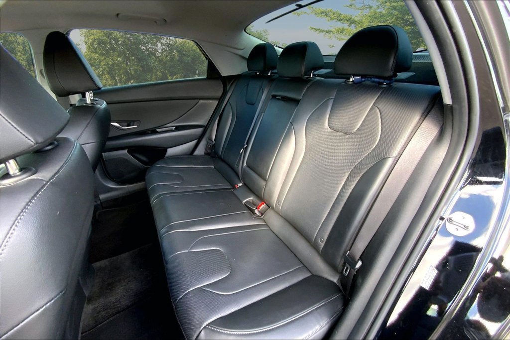 Used 2023 Black Hyundai Limited image 21