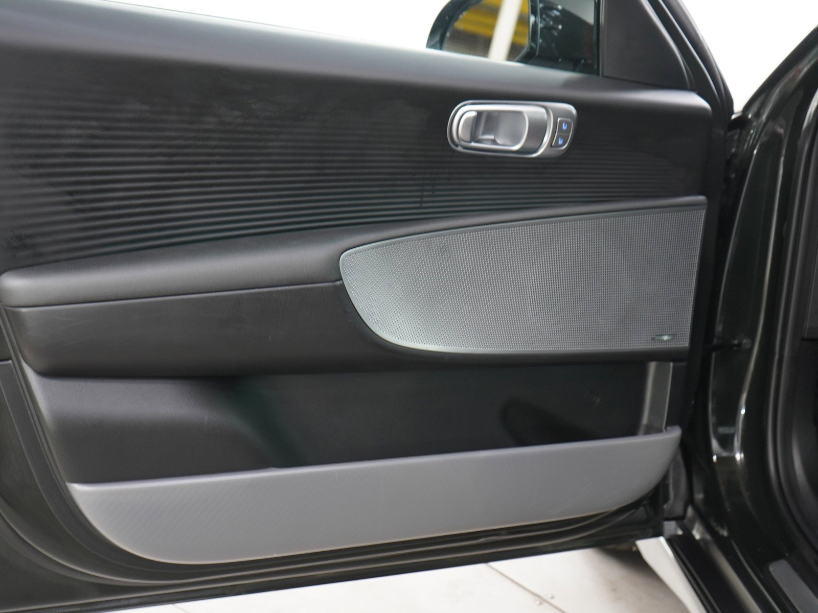 Certified Used 2023 Digital Green Hyundai Limited AWD image 18