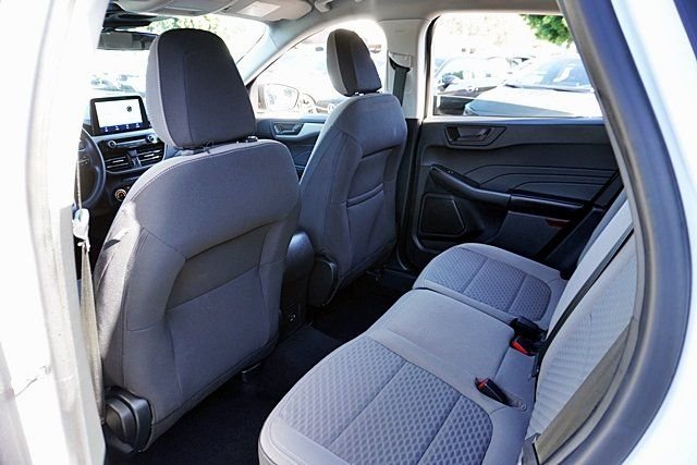 Used 2022 White Ford SE image 16