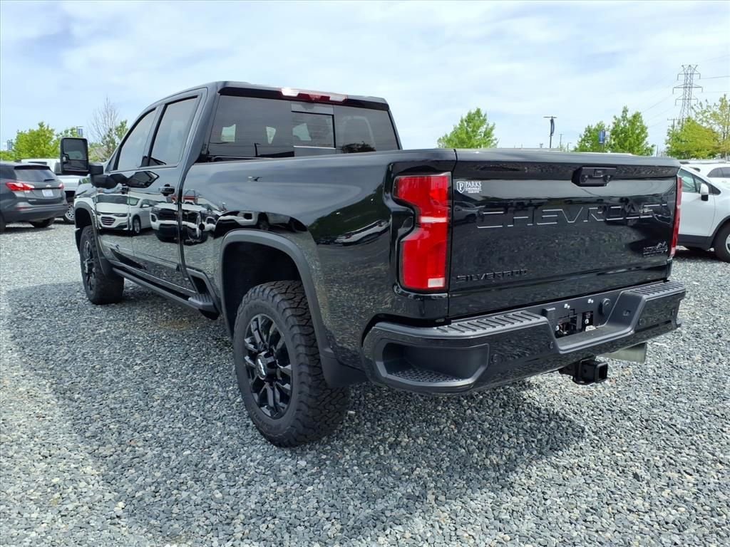 New 2026 Black Chevrolet High Country image 33