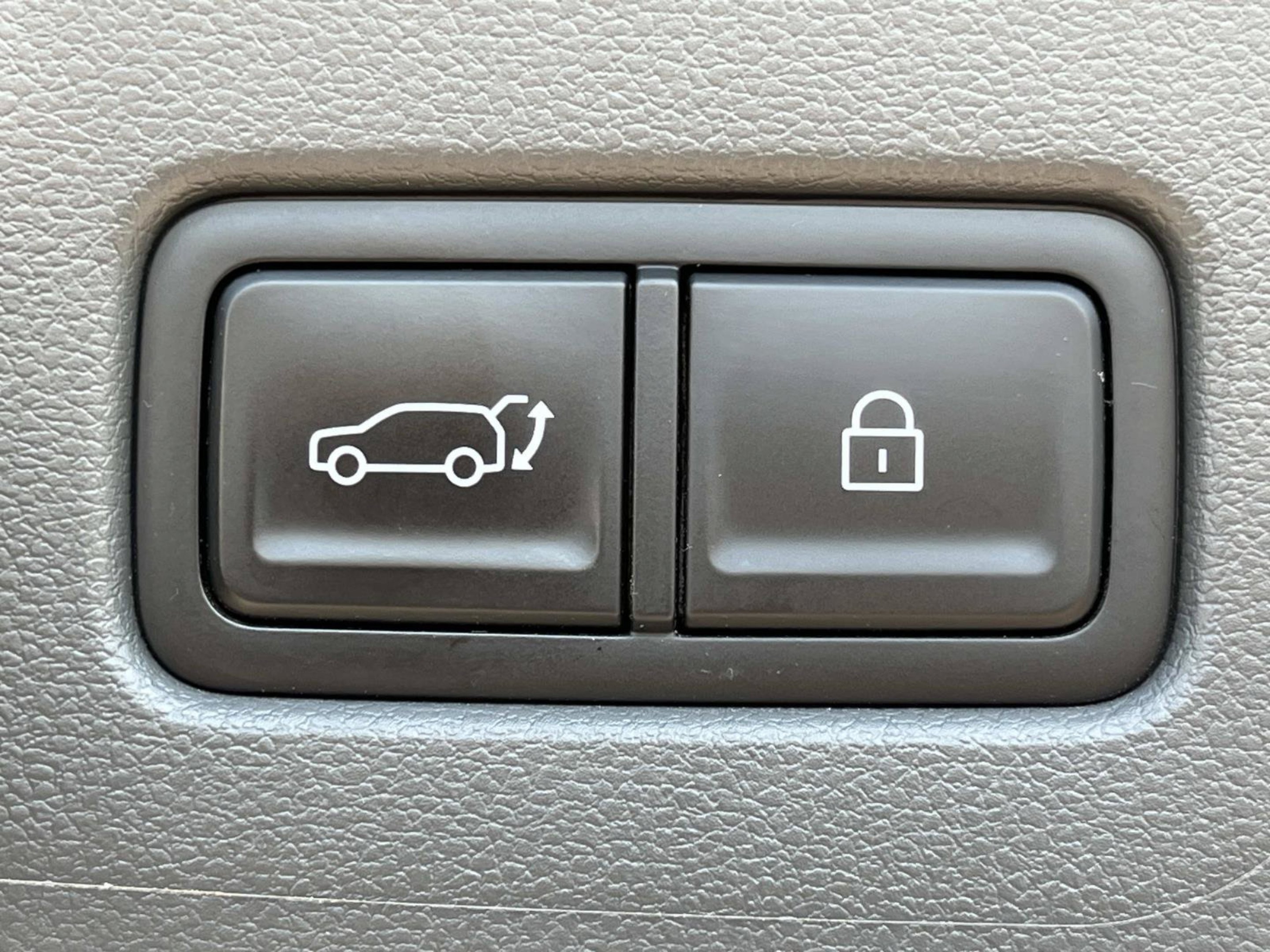 Used 2024 Phantom Black Hyundai SEL image 19