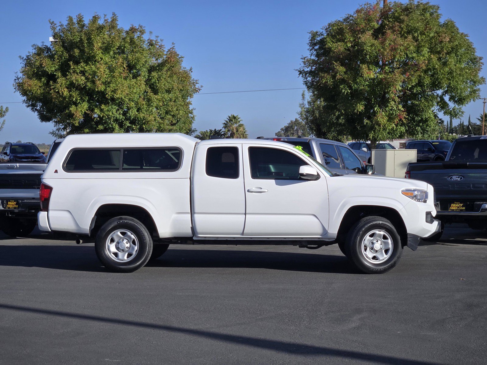 Certified Used 2020  Toyota  image 3