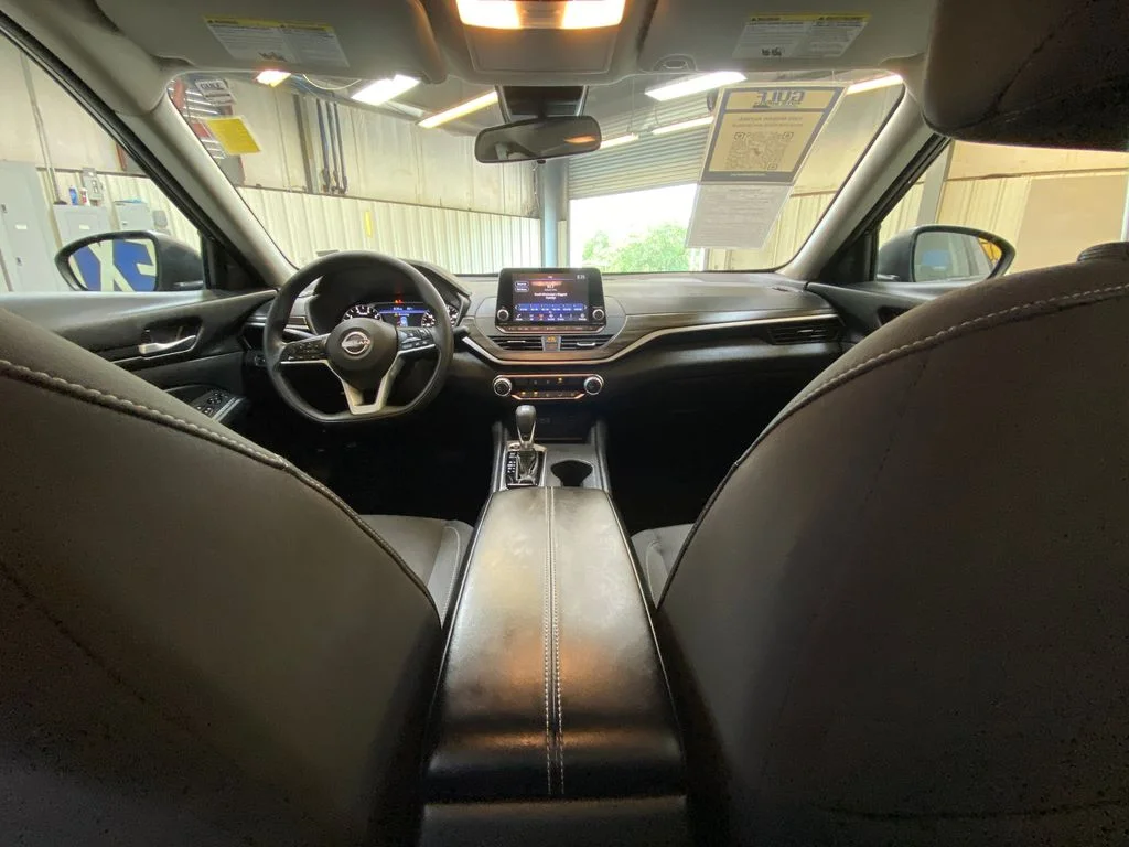Used 2025 Black Nissan 2.5 SV image 17