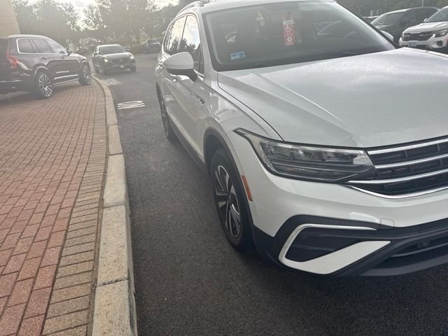 Used 2022 Pure White Volkswagen 2.0T S image 2