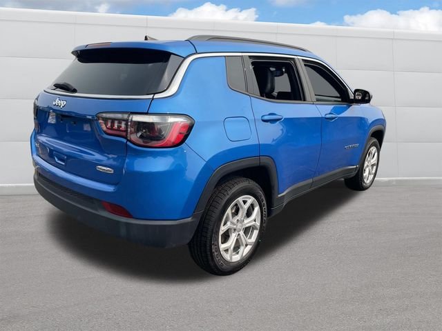 Certified Used 2024 Hydro Blue Pearlcoat Jeep Latitude image 9
