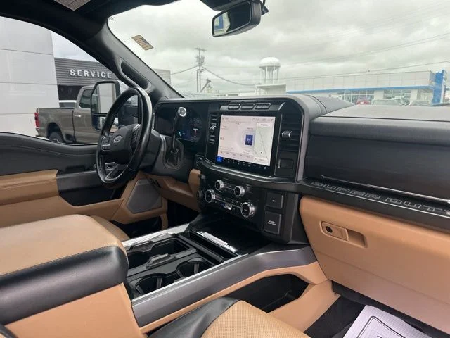 Used 2023 Oxford White Ford Lariat image 9