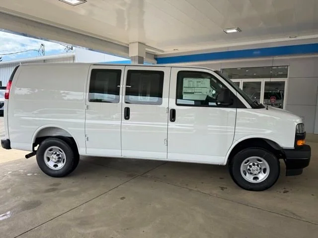 2025 Chevrolet Express Cargo Work Van - Photo 9