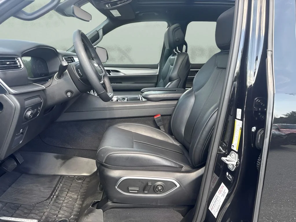 Used 2024 Black Jeep Series II image 9