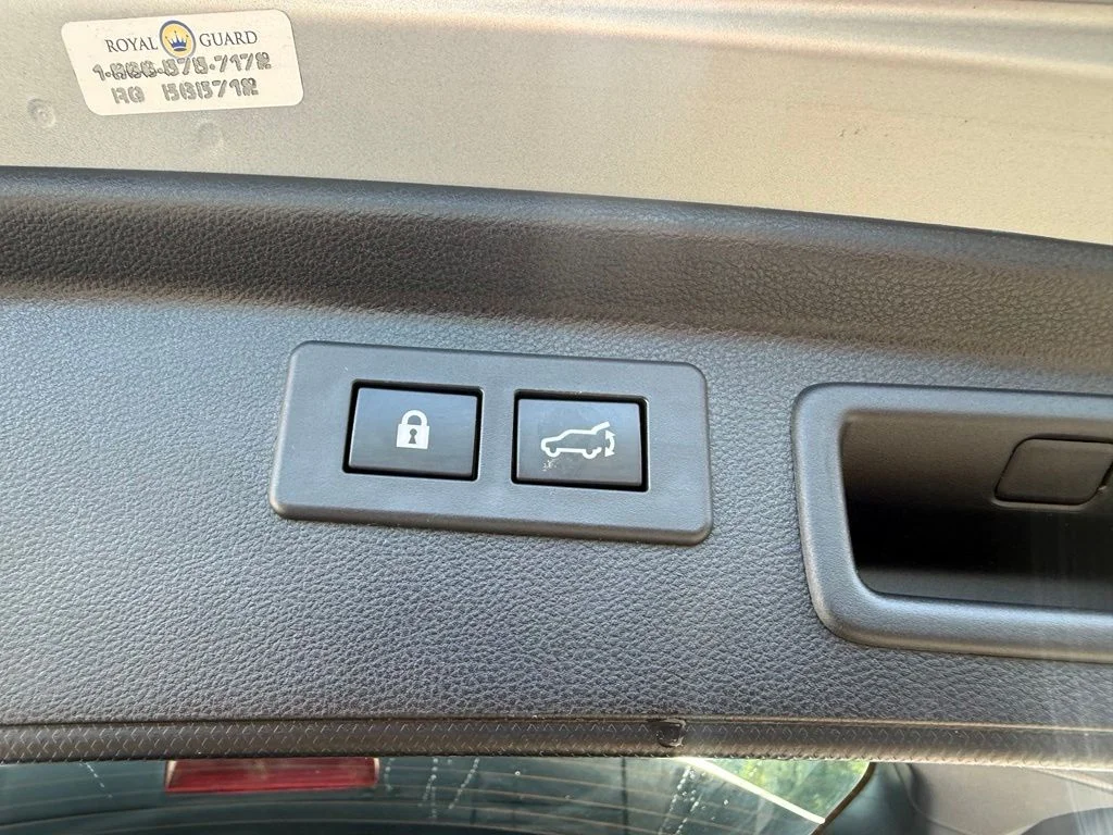 Used 2021 Ice Silver Metallic Subaru Premium image 29