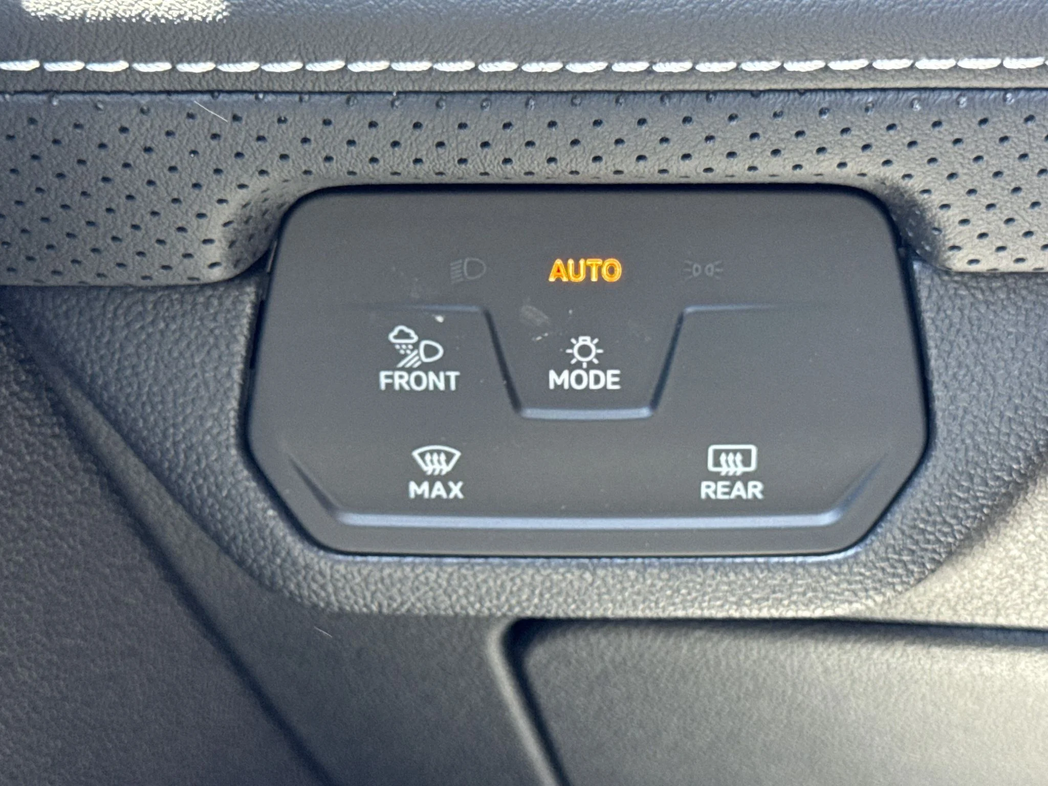 New 2026 Deep Black Pearl Volkswagen 2.0T SEL image 23
