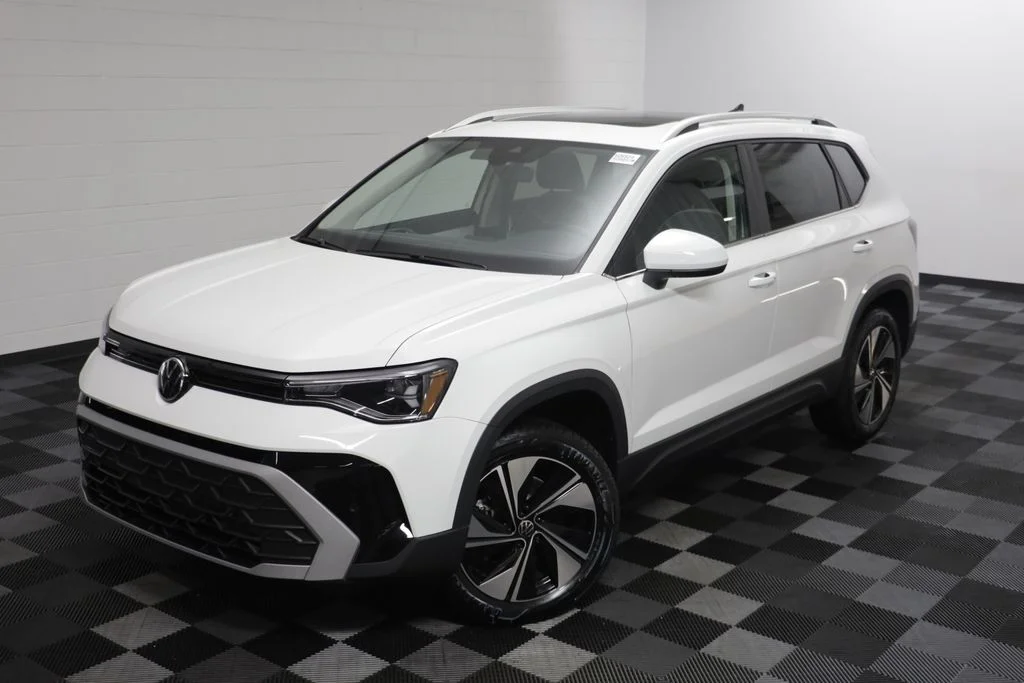 New 2026 Pure White Volkswagen 1.5T SE image 2