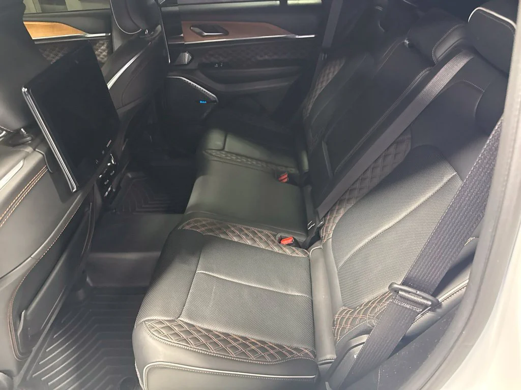 Used 2023 White Jeep Summit Reserve image 18
