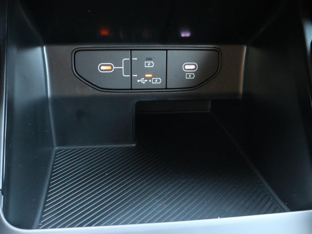 2025 Kia Sorento LX - Photo 11